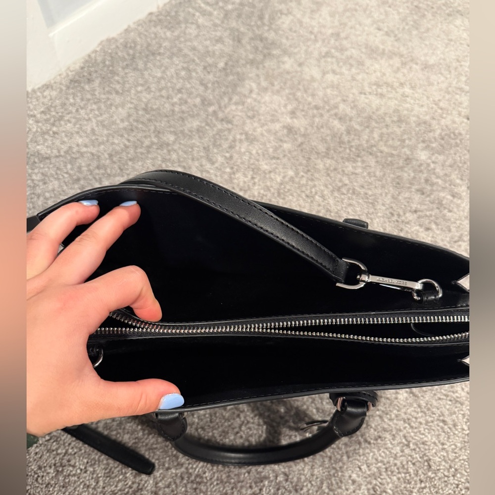 Michael Kors Sheila Medium Satchel - Picture 7 of 10